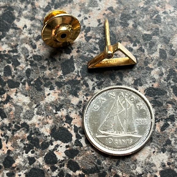 14k gold diamond tac pin triangle - Picture 4 of 5